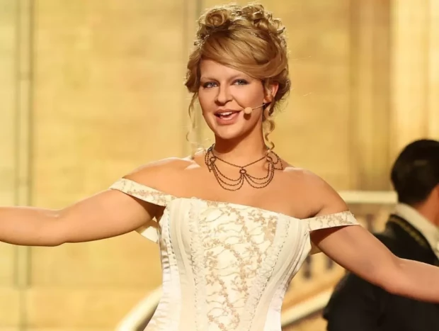Laura Escanes imitando a Taylor Swift en 'Tu cara me suena'