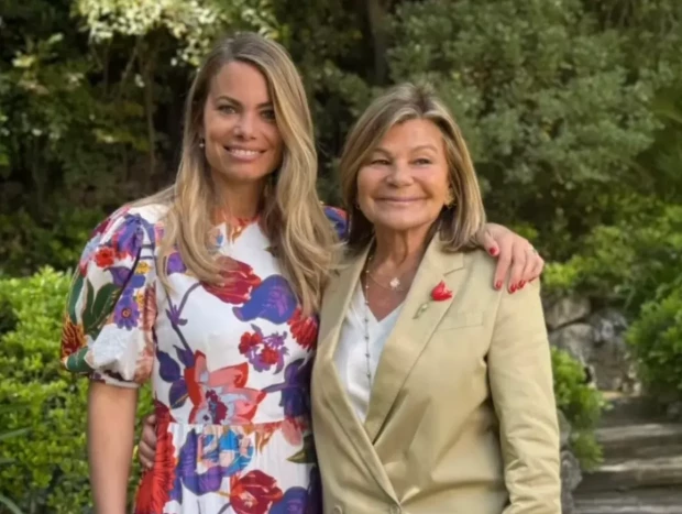 Cari Lapique y Carla Goyanes