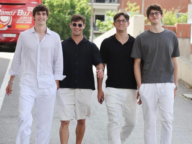Pablo Urdangarin con algunos compañeros del Fraikin BM Granollers.