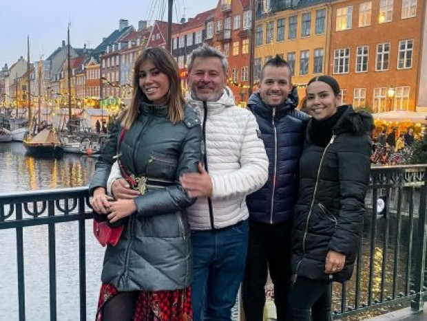 Miki Nadal, Helena Aldea, Cristina Pedroche y Dabiz Muñoz en una foto de sus vacaciones (@cristipedroche).