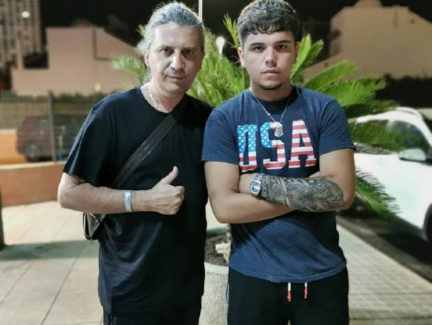 Miguel Ángel, de Camela, ha hecho público el fallecimiento de su hijo Rafa, de 18 años.