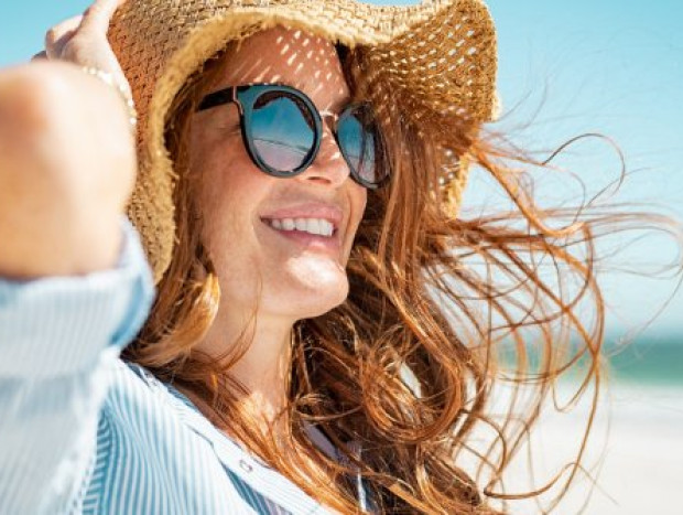 Aprovechar las primeras horas de sol o las últimas del día aportará beneficios a tu piel sin necesidad de exponerla a los rayos ultravioleta.
