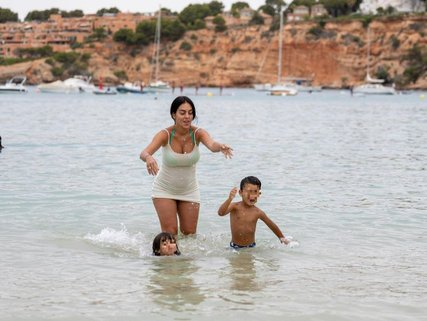 Georgina Rodríguez y los hijos de Cristiano se lo pasaron en grande (@georginagio).