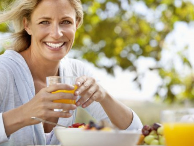 Para una piel radiante, llevar una dieta equilibrada y rica en vitaminas es primordial.