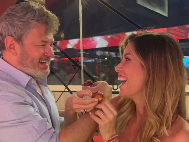 La bonita imagen de la pareja que acompañaba a las románticas palabras de Miki