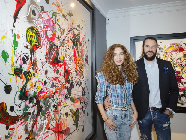 Blanca y Borja, en la exposición de pintura de esta.