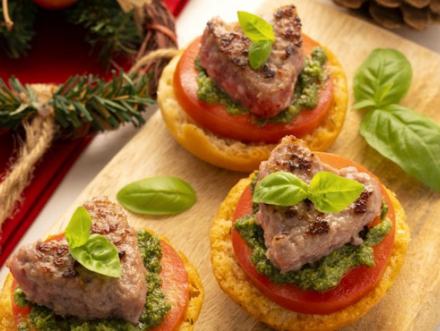 Corazones de hamburguesa con pesto