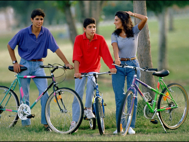 Carmen Ordóñez con Fran y Cayetano, cuando eran apenas unos adolescentes.