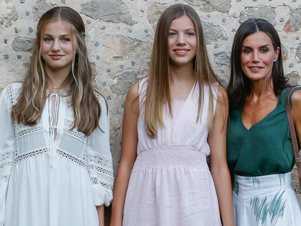 Reina Letizia con sus hijas