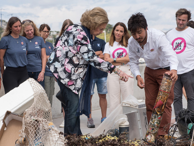 Reina Sofía preocupada contaminación del mar
