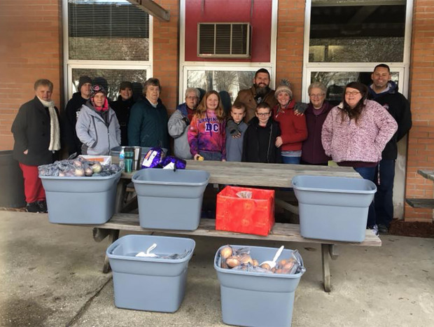 Voluntarios donación alimentos