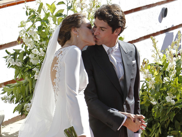 Eva González y Cayetano Rivera el día de su boda