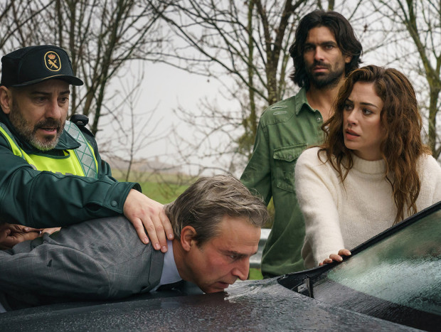 Rubén Cortada y Blanca Suárez en El cuarto pasajero