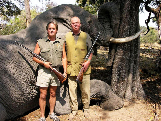 El rey Juan Carlos cazó un elefante en Botsuana