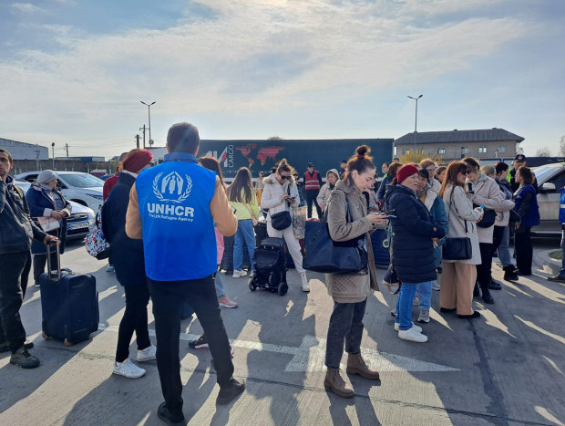 Ucranianos cruzando la frontera