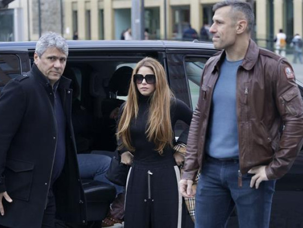Shakira, en los juzgados para firmar el acuerdo por la custodia de sus hijos.