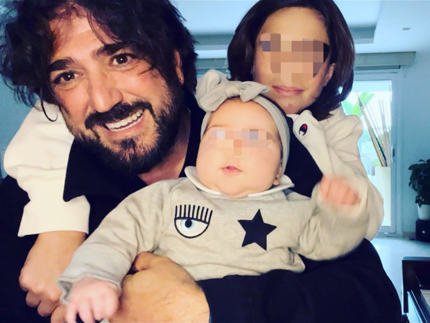 Antonio Orozco con sus hijos