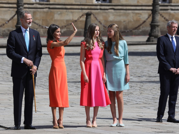 Felipe y Letizia, junto a sus hijas este año.