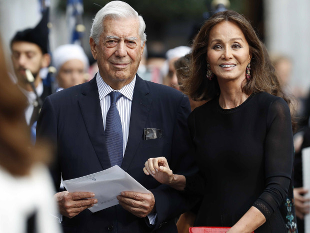 El escritor peruano Mario Vargas Llosa e Isabel Preysler en los Premios Princesa de Asturias (2018)