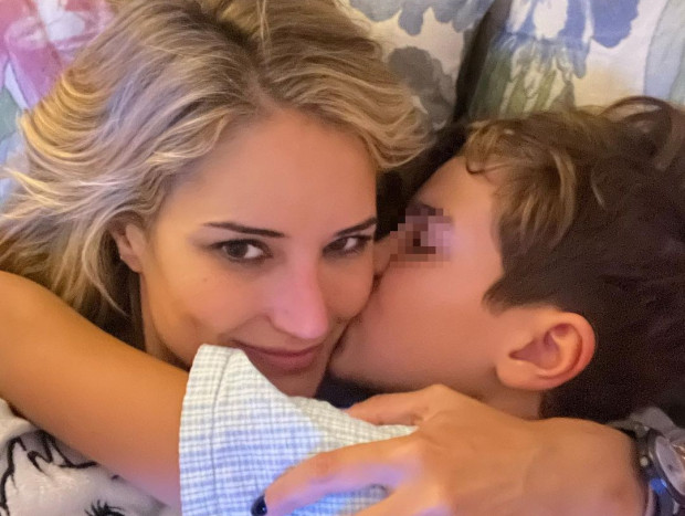 Alba Carrillo junto a su hijo, Lucas (@albacarrillooficial)