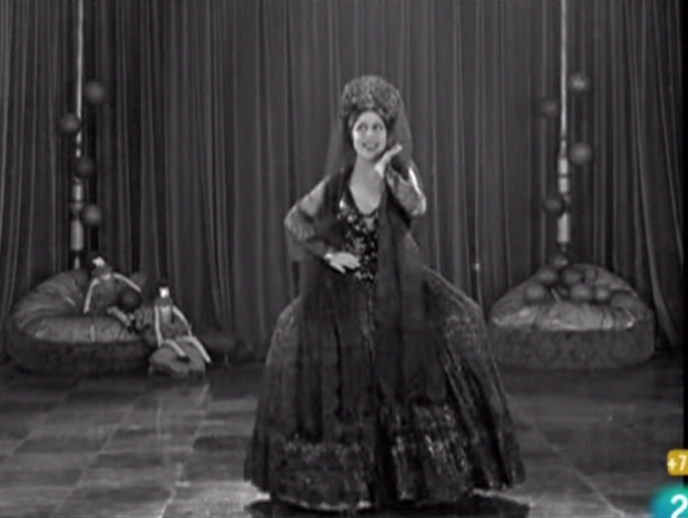 Doña Piquer cantaba coplas y bailaba en 
el corto «From far Seville» (1923).