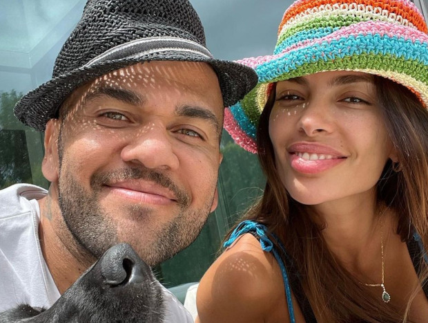 Dani Alves y Joana Sanz, en una imagen de redes sociales.