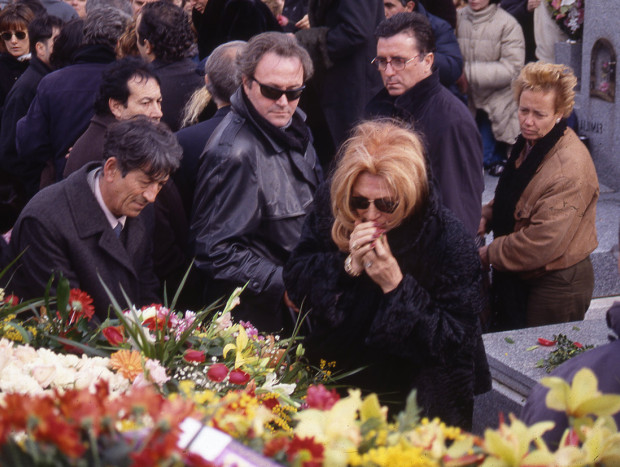 Amador Mohedano, Ortega Cano y Rocío Jurado, devastados en el entierro de Pedro Carrasco.