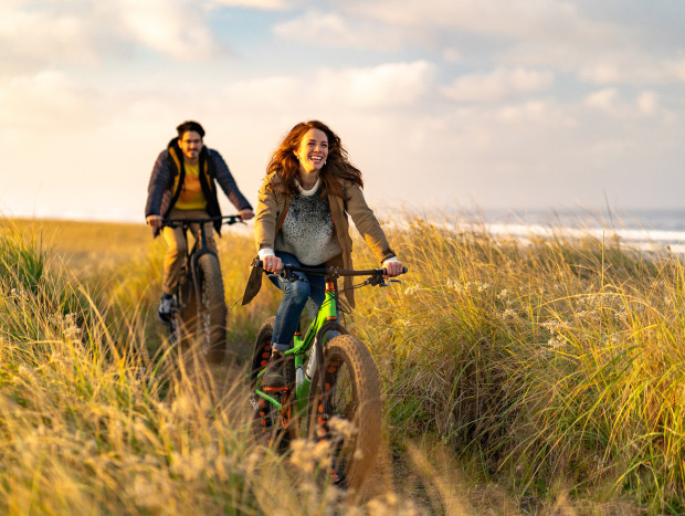 Deportes como caminar, nadar, ir en bicicleta, correr, etc., tres días como mínimo por semana, ayudarán a controlarla.