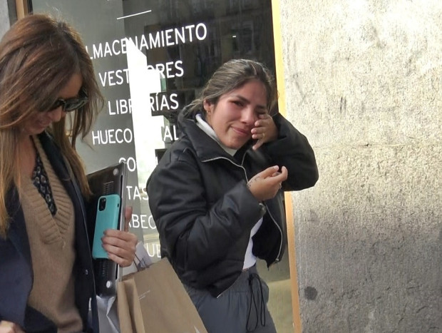 isa pantoja asraf beno lloran aeropuerto 2