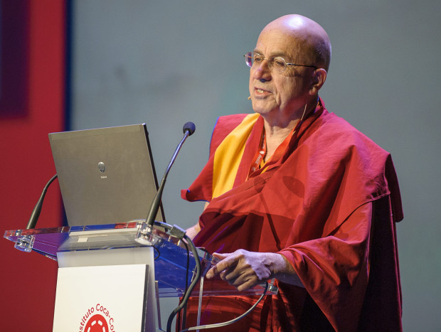 El monje budista y doctor en genética, Matthieu Ricard, participando en el II Congreso Internacional de la Felicidad.