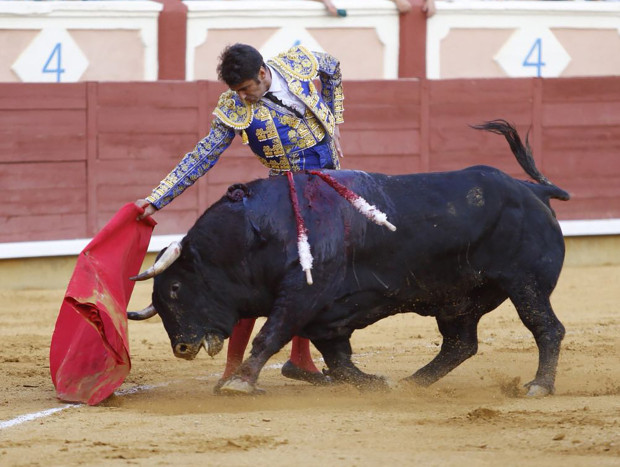 Jesulín de Ubrique toreando en la plaza