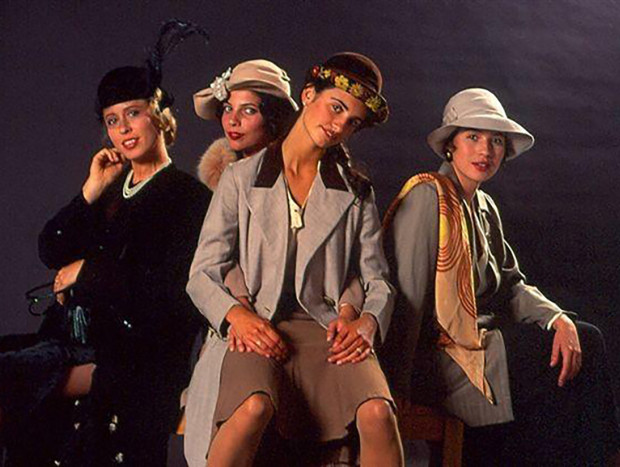 Miriam Diaz Aroca Penelope Cruz Maribel Verdú Ariadna Gil en la película Belle Epoque