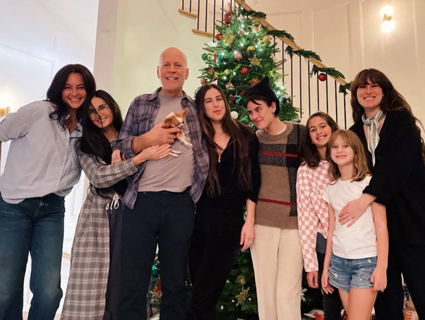 Demi Moore y Bruce Willis con su familia.