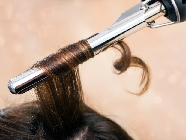 tenacillas mujer cabello