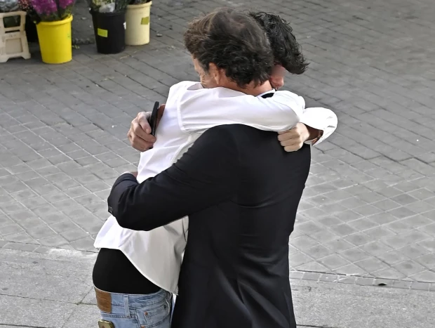 Álvaro Muñoz Escassi y su hijo Álvaro, emocionante reencuentro.