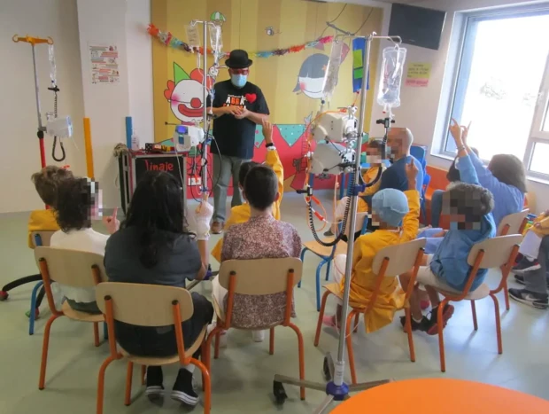 Espectáculo de magia para niños en el hospital.