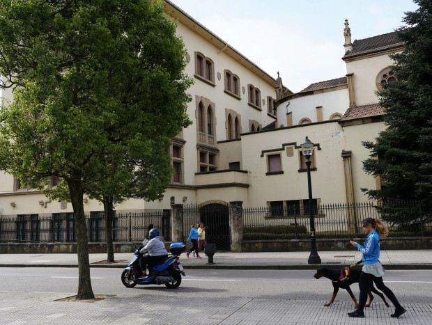 El colegio donde estudiaba Claudia.