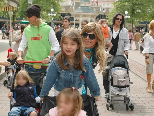 Guti y Zayra Gutiérrez en el Parque de atracciones en 2006.