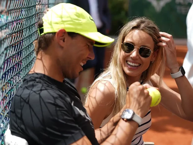 Rafa Nadal hablando con su hermana.