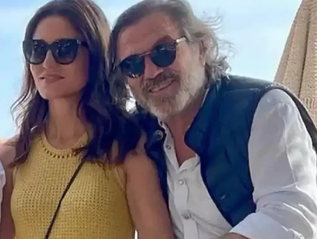 Pepe Navarro junto a su ya exnovia, Beatriz, en una escapada con amigos (Redes)