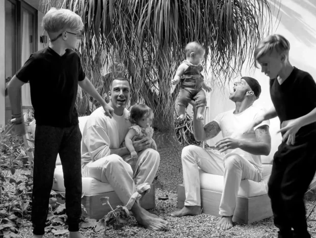 Jwan Yosef y Ricky Martin con sus hijos.