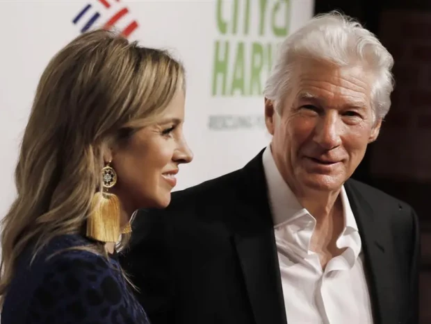 Richard Gere en un evento con Alejandra Silva