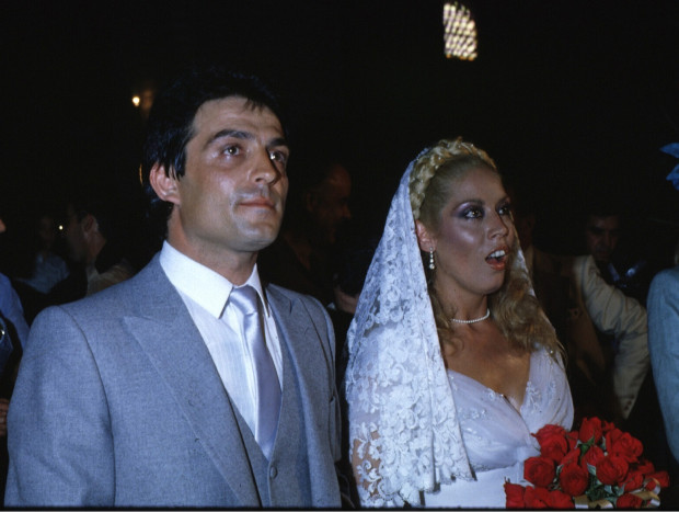 María Jiménez y Pepe Sancho, en una de sus tres bodas. Foto: EP.