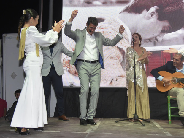 Jesulín de Ubrique bailando flamenco.