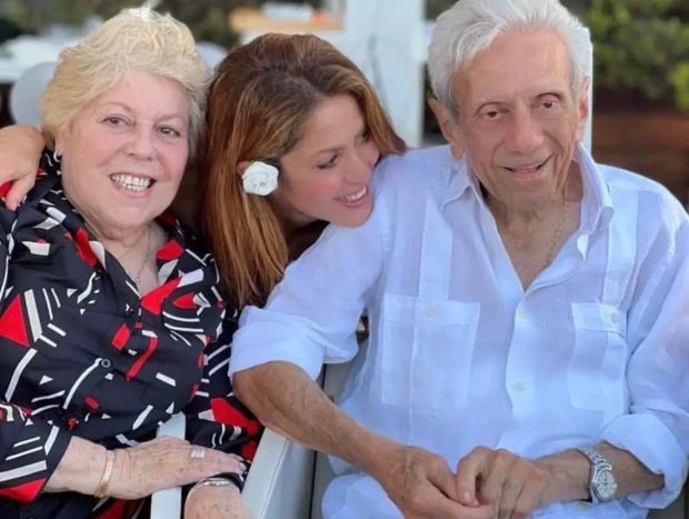 Shakira y sus padres, William y Nidia.