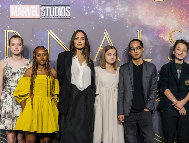 Angelina con cinco de sus seis hijos en el estreno de ‘Los eternos’. De izqda. a dcha., Shiloh, Zahara, Vivienne, Maddox y Knox. Sólo faltaba Pax.