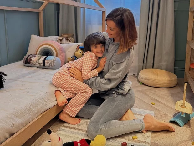Adara Molinero, muy feliz con su hijo, Martín.
