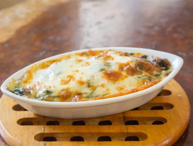 espinacas gratinadas dentro de la receta de espinacas a la crema de queso