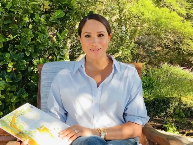 Meghan Markle con libro
