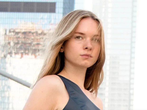 Stella del Carmen, hija de Antonio Banderas y Melanie Griffith, deslumbra como modelo.